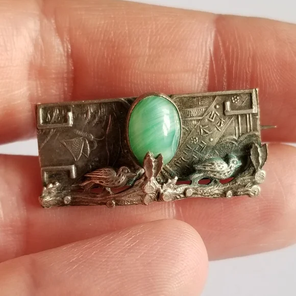 Antique Victorian brooch Peking glass bird pin - Picture 6 of 13